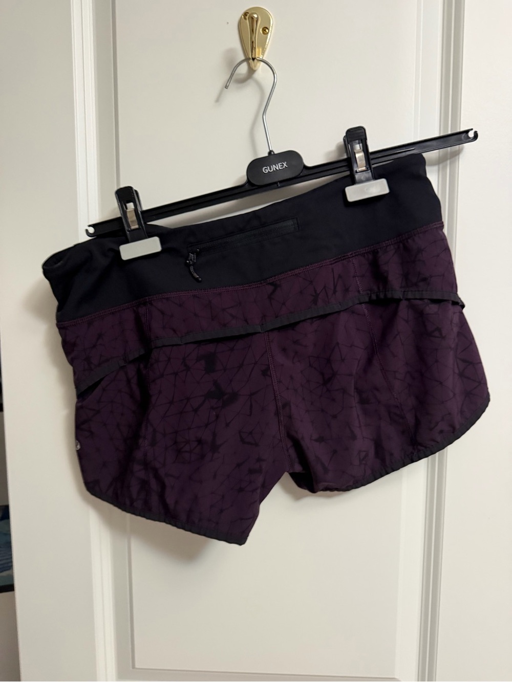 Lulu Lemon patterned athletic shorts Purple/Maroon/Burgundy Size 6